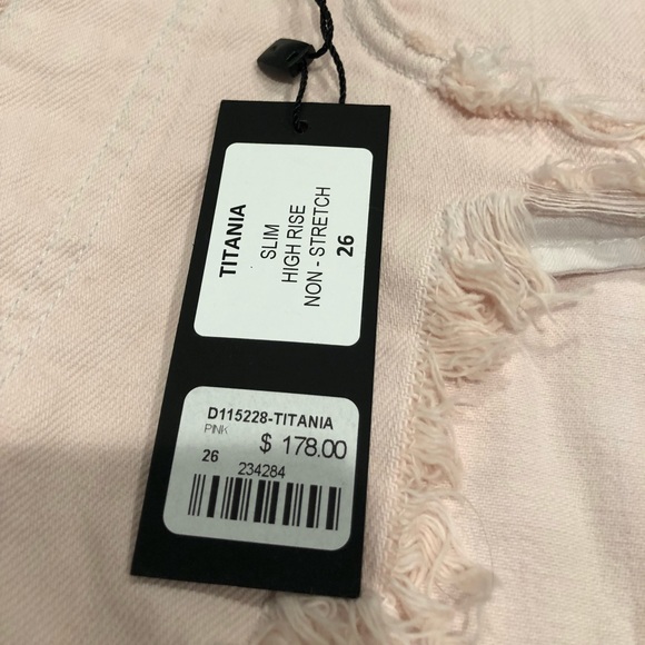 Distressed punk jean shorts - Picture 3 of 3